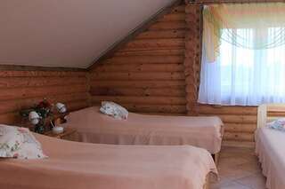 Отели типа «постель и завтрак» Pod Dobrym Aniołem Krzywonoga Трехместный номер с ванной комнатой-8